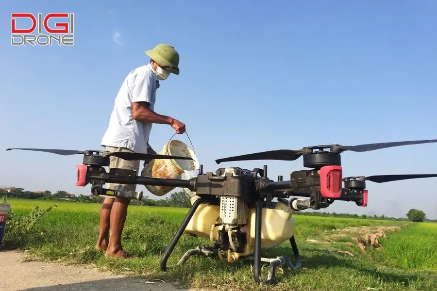 Lợi ích của việc sử dụng drone trong bón phân